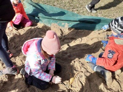 Paleontologické hřiště na zahradě ŠD