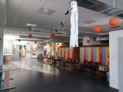Halloweenská výzdoba školy