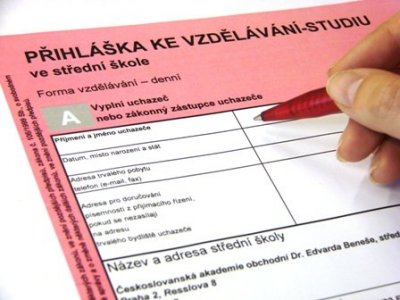 PŘIHLÁŠKY NA GYMNÁZIA A STŘEDNÍ ŠKOLY připraveny k vyzvednutí