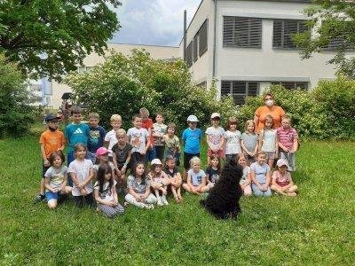 Projektový den školní družiny ve znamení canisterapie a práce s asistenčními pejsky