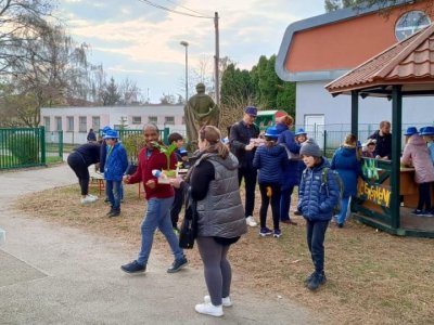 Velikonoční jarmark žáci 4. A a 4. B dotáhli do zdárného konce!