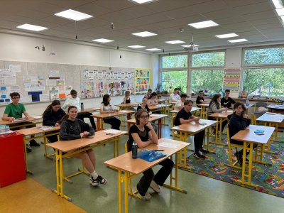 Osmáci vykonávali zkoušky Cambridge
