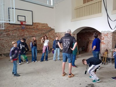 Zástupci školního parlamentu a další děti navštívili školu v Branticích