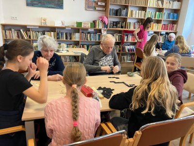 Obejmi hrou: Někteří žáci 5. A se učili hrát kanastu