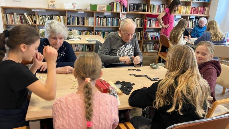 Obejmi hrou: Někteří žáci 5. A se učili hrát kanastu