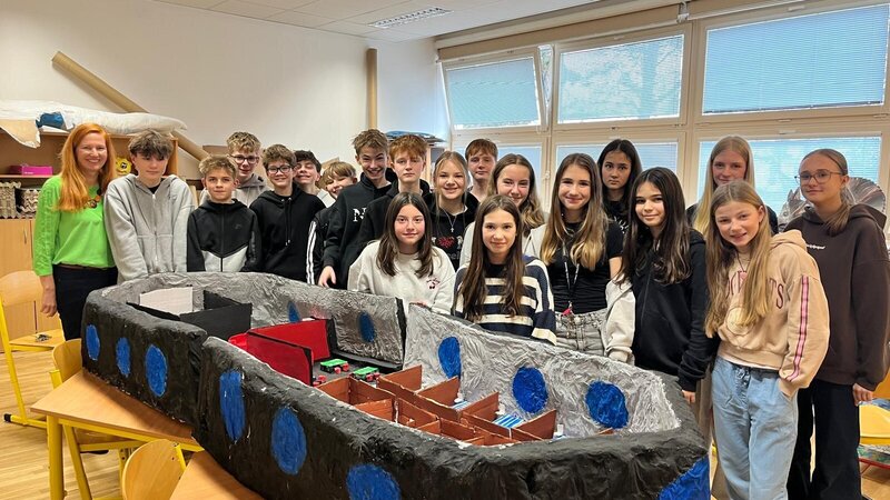 Úspěch žáků ve výtvarné soutěži VZLU Aerospace