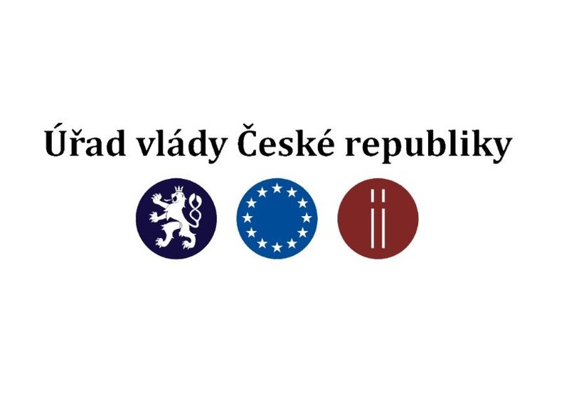 Aktuálně 14. 3. 2020 1:53 Vláda rozhodla o uzavření všech obchodů kromě prodejen potravin, lékáren, drogerií, čerpacích stanic